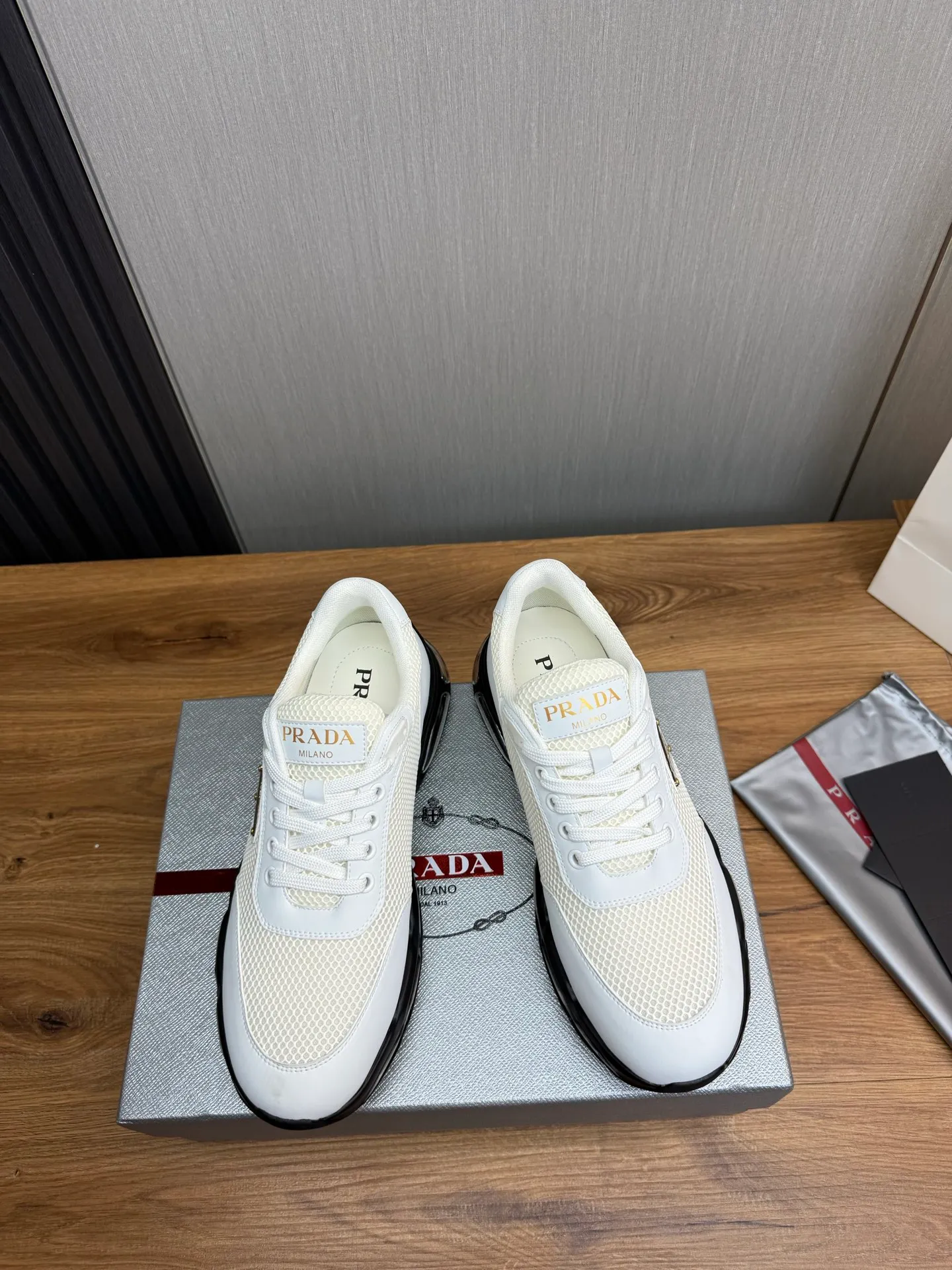 Men's shoes 💰640💰 [PRADA] Men's shoes are popular in the counter, high-quality shipments ✔️Official website synchronization, original cowhide with mesh surface + cowhide lining, 1⃣️:1⃣️reproduction, original air cushion original bottom, 38-45 (customized at 45)